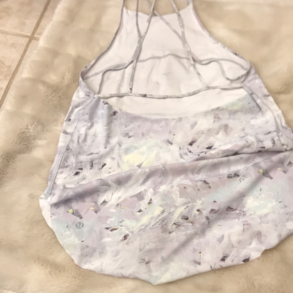 Lulu EUC floral/lavender top, light weight hi/lo